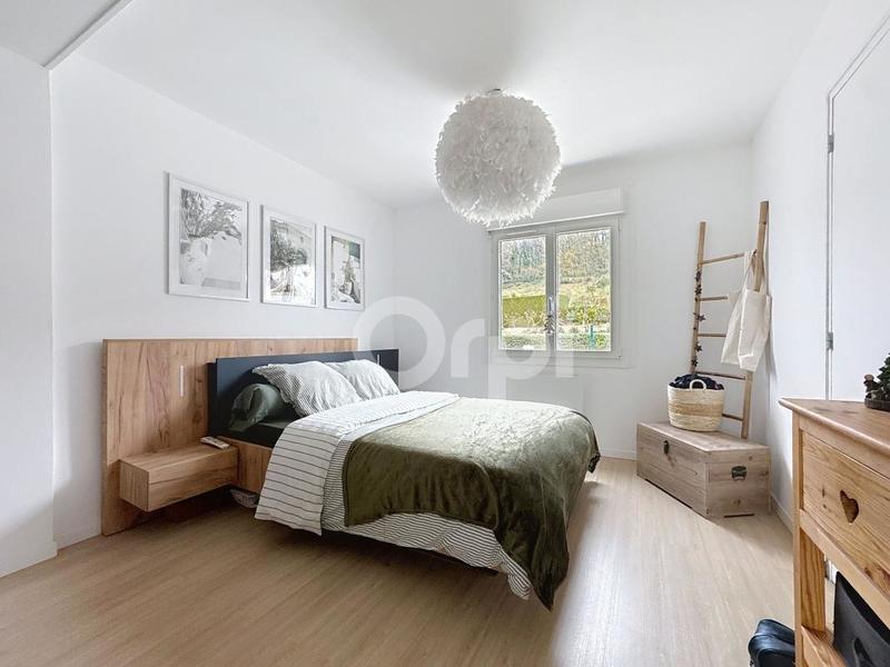 Maison - 93 m² - 5 pièces