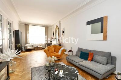 Maison - 159 m² - 6 pièces