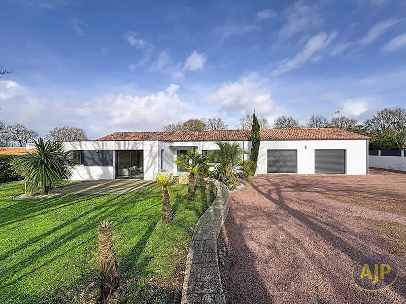 Maison - 137 m² - 6 pièces