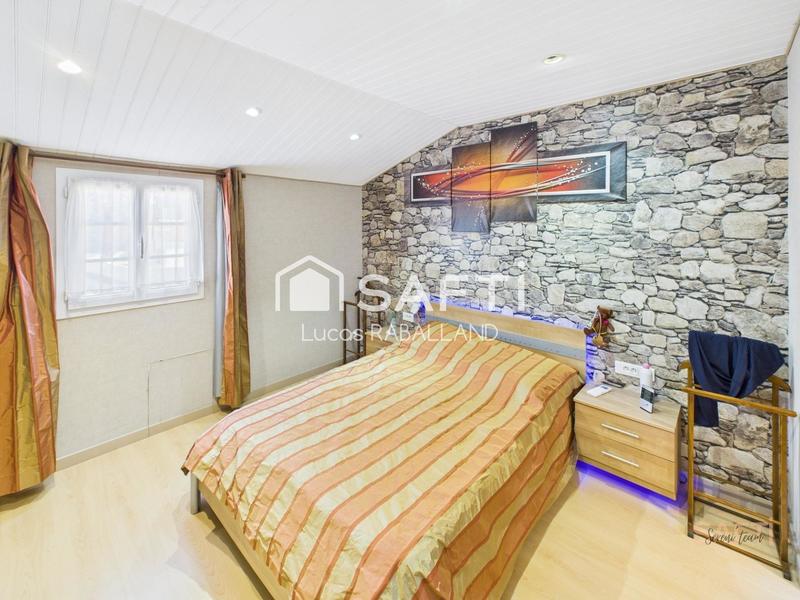 Maison - 95 m² - 5 pièces