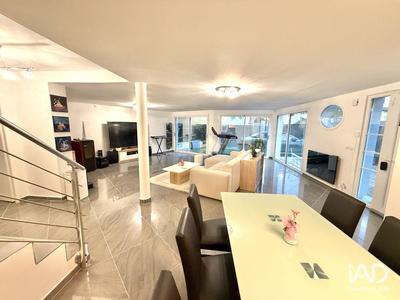 Maison - 144 m² - 4 pièces