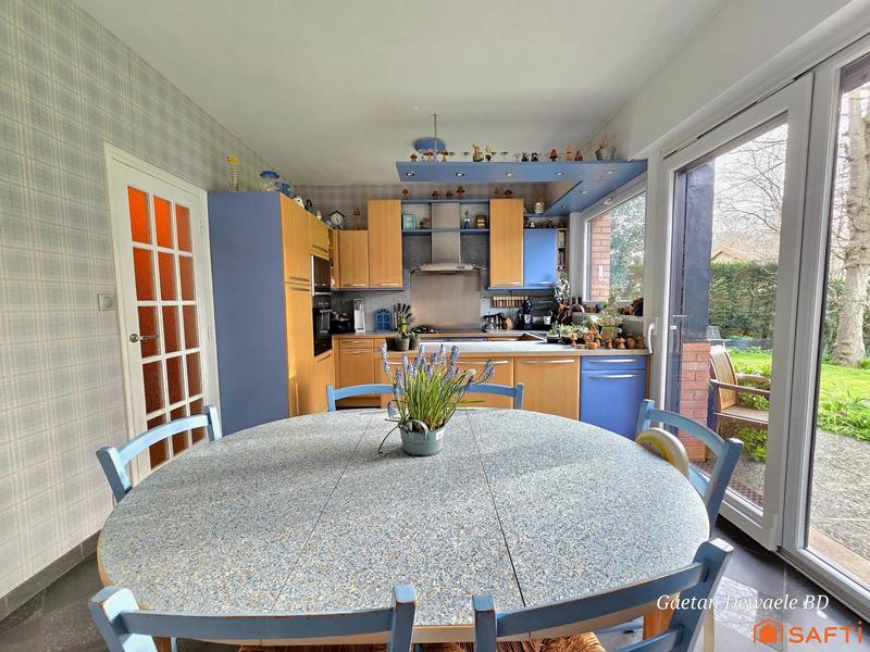 Maison - 243 m² - 10 pièces