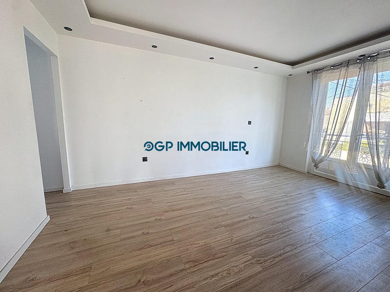 Maison - 180 m² - 6 pièces