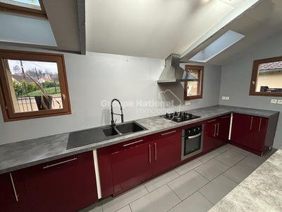 Maison - 90 m² - 5 pièces