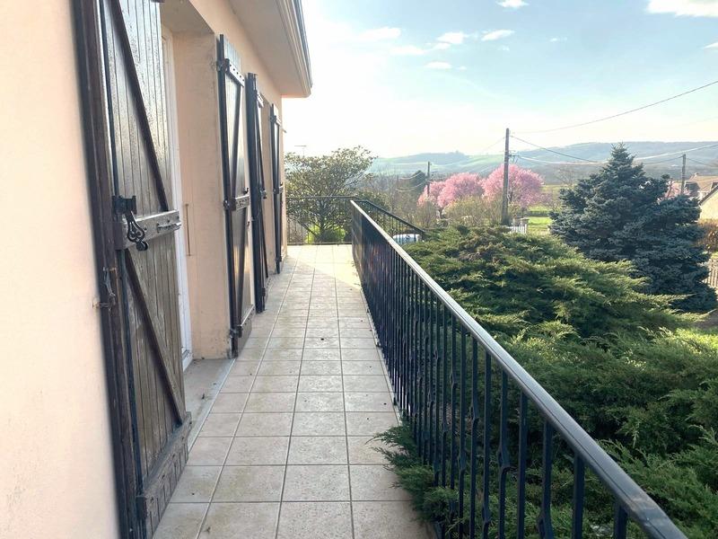 Maison - 222 m² - 8 pièces