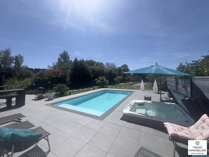 Maison - 203 m² - 7 pièces