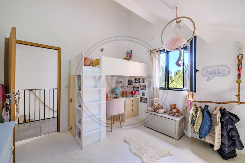 Maison - 161 m² - 6 pièces