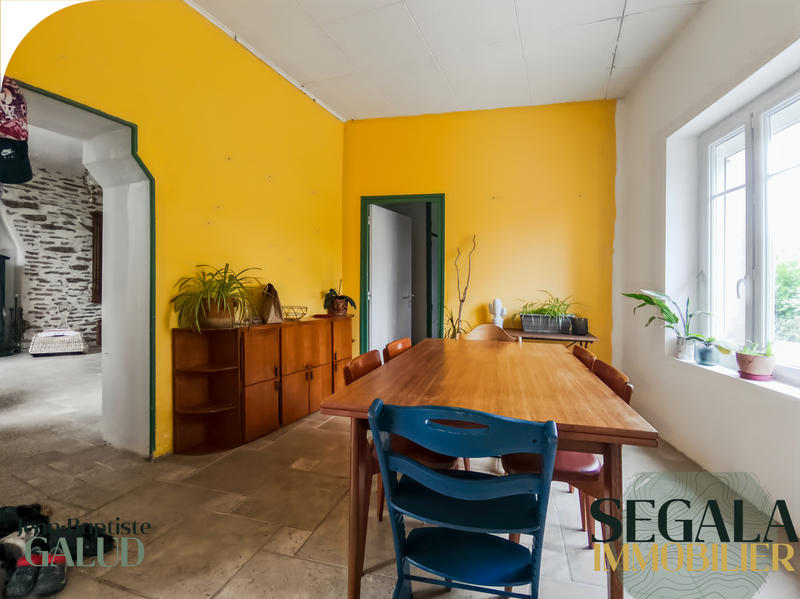 Maison - 230 m² - 6 pièces