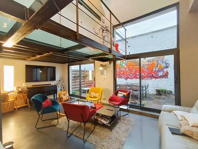 Loft - 198 m² - 7 pièces