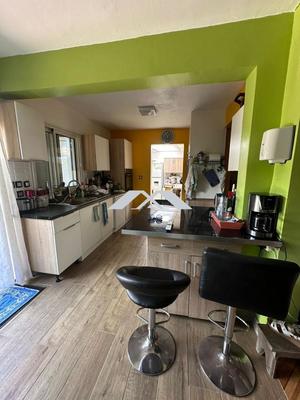 Maison traditionnelle - 92 m² - 7 pièces