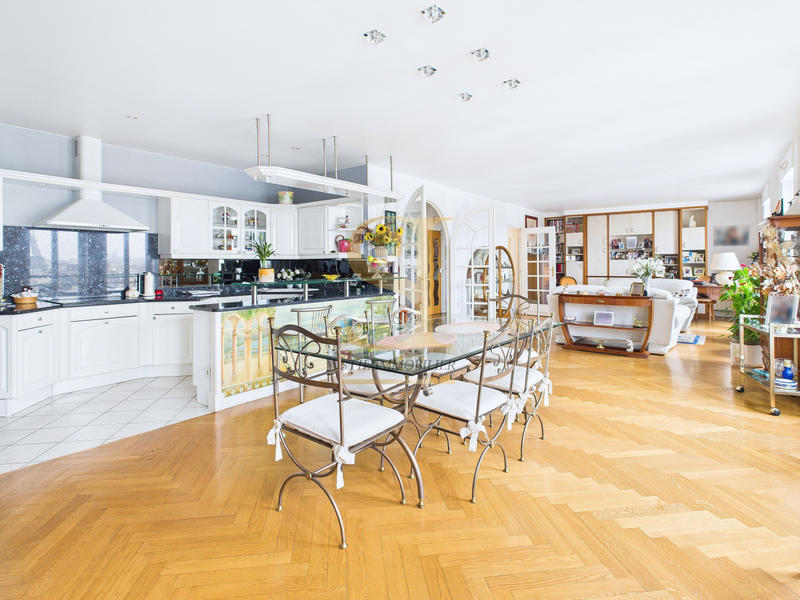 Appartement - 131 m² - 4 pièces