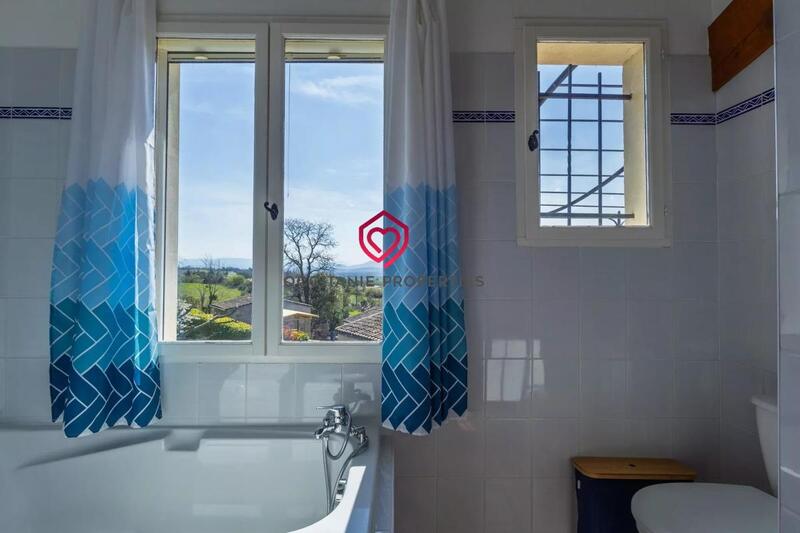 Maison de village - 186 m² - 8 pièces