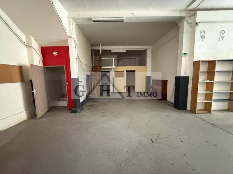 Entrepôt - 213 m²