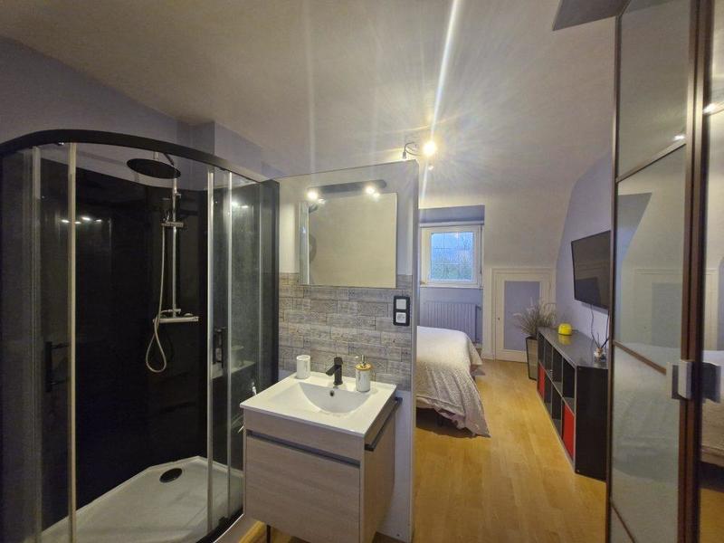 Maison - 189 m² - 9 pièces