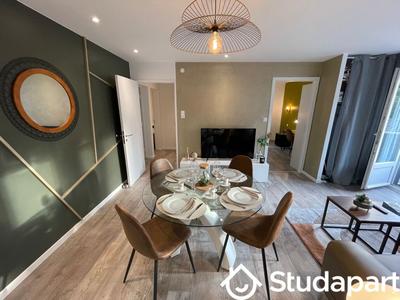 Chambre - 13 m² - 1 pièce