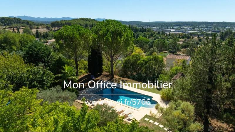 Villa - 220 m² - 7 pièces