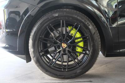 Porsche Cayenne Coupé E-Hybrid 3.0 V6 470 ch