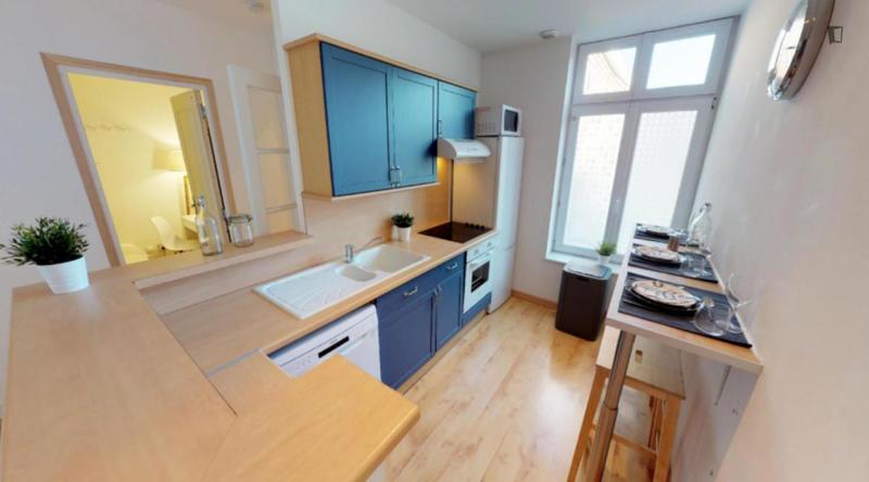 Chambre - 8 m² - 5 pièces