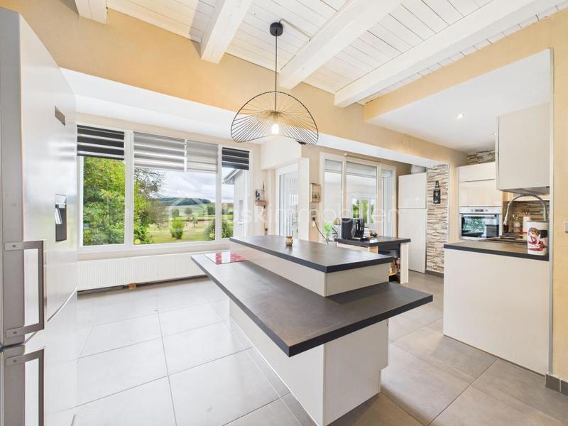 Maison - 183 m² - 7 pièces