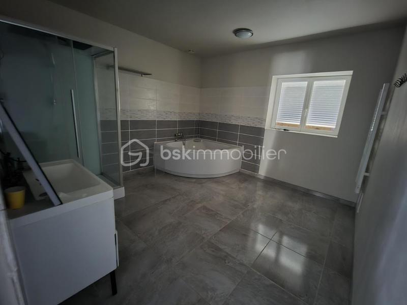 Longère - 214 m² - 6 pièces