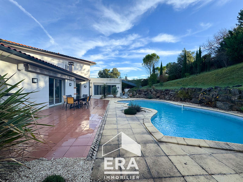 Maison - 196 m² - 5 pièces