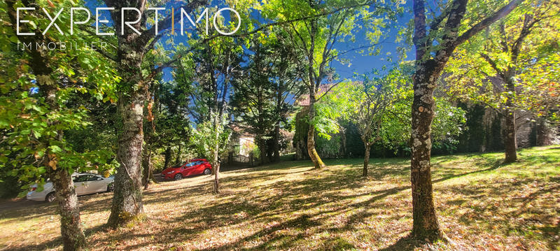 Maison - 250 m² - 7 pièces