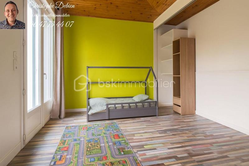 Maison traditionnelle - 141 m² - 7 pièces