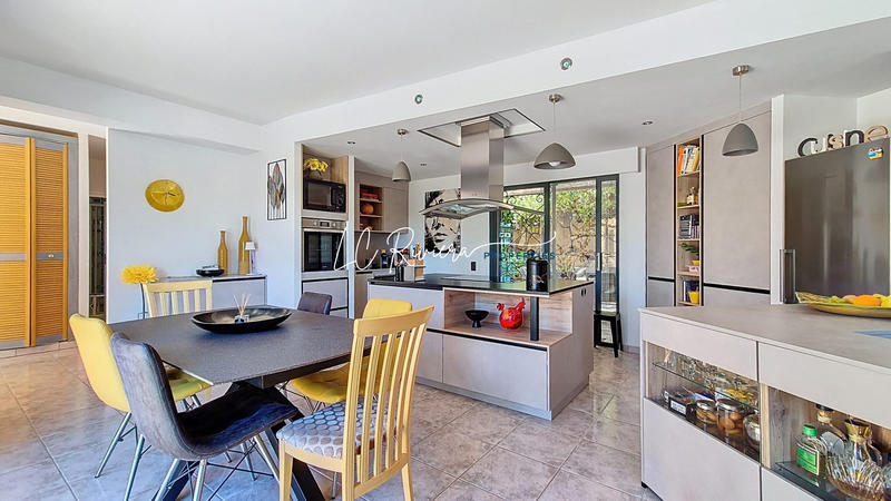 Villa - 146 m² - 6 pièces