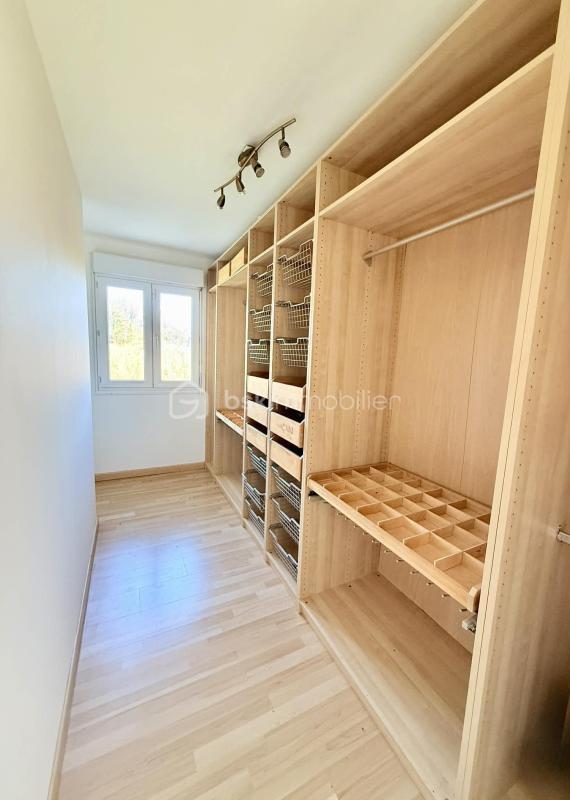 Propriété - 195 m² - 9 pièces