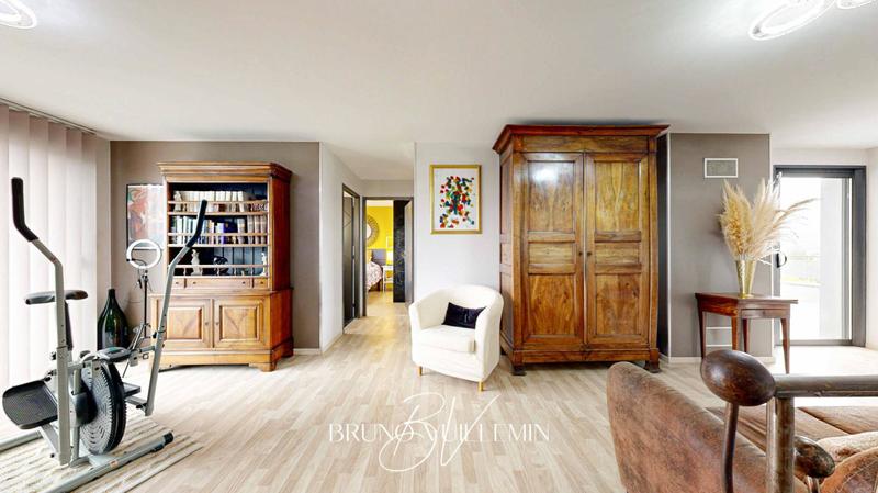 Villa - 251 m² - 8 pièces