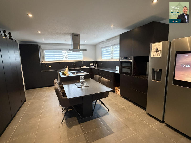 Maison - 250 m² - 7 pièces