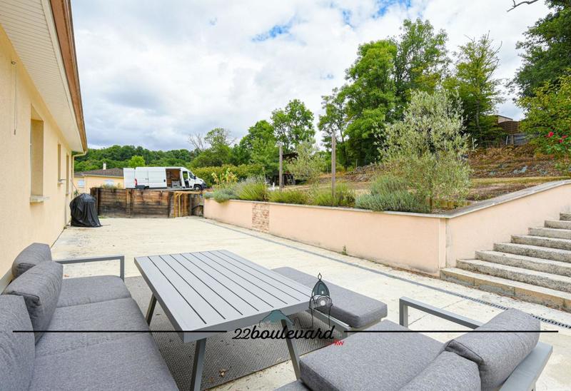 Pavillon - 174 m² - 7 pièces