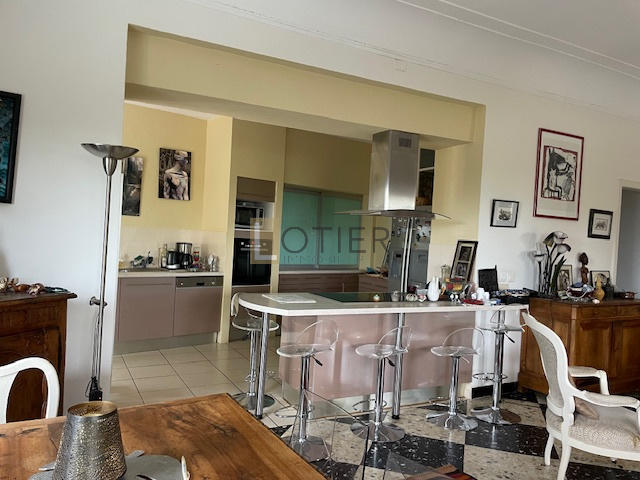 Maison - 170 m² - 7 pièces