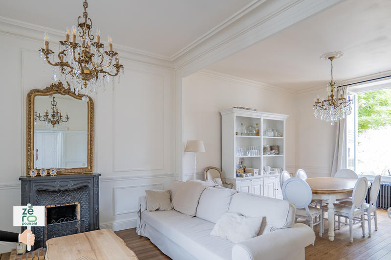 Maison - 256 m² - 8 pièces