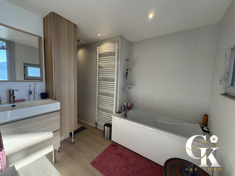 Maison - 106 m² - 4 pièces