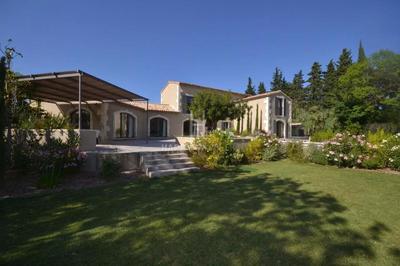 Maison - 222 m² - 7 pièces