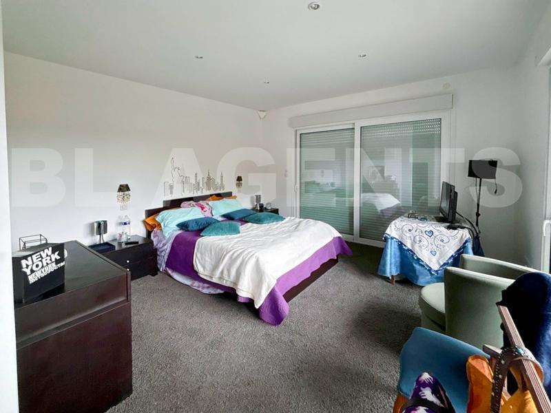 Villa - 322 m² - 6 pièces