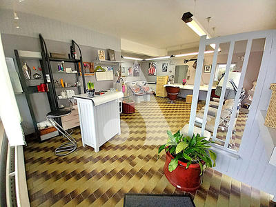 Maison - 258 m² - 11 pièces