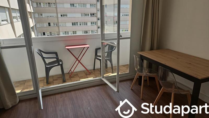 Chambre - 50 m² - 1 pièce