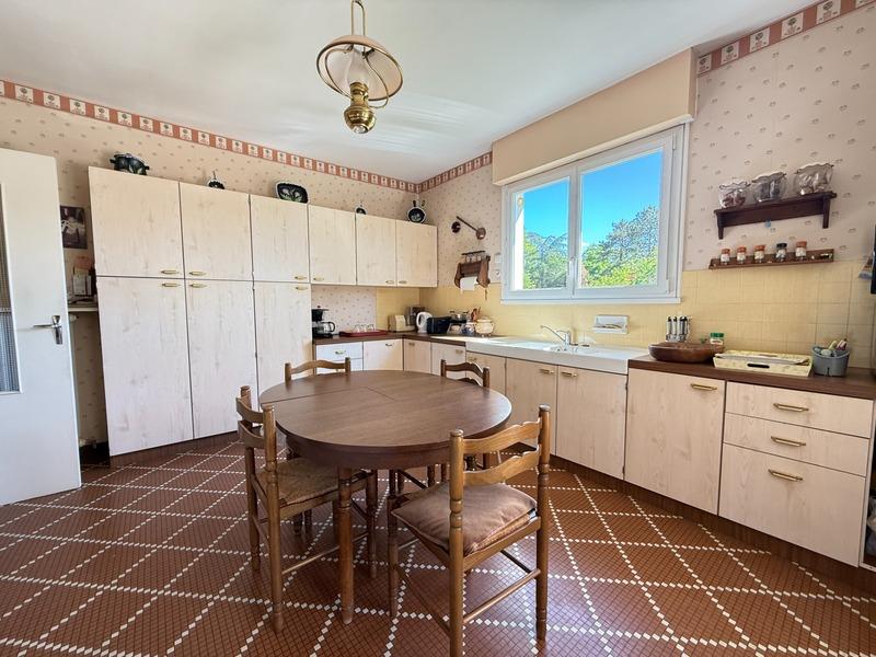 Maison - 317 m² - 10 pièces