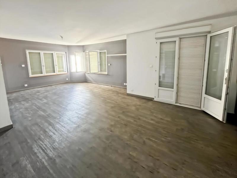 Appartement - 180 m² - 8 pièces