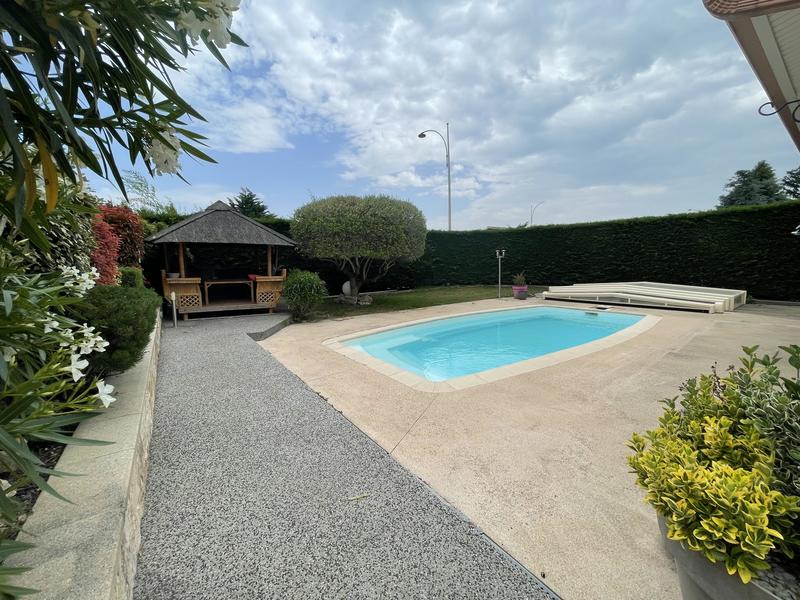 Maison - 177 m² - 6 pièces