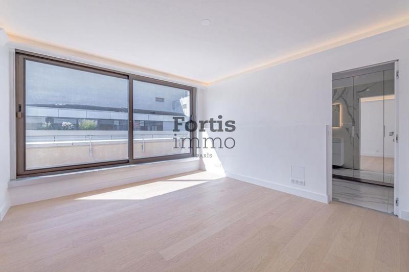 Penthouse - 90 m² - 2 pièces