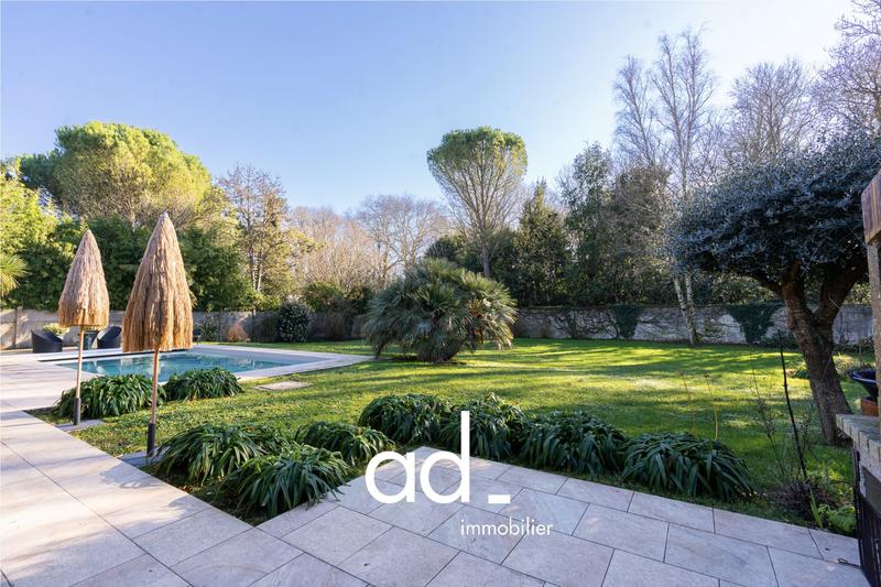 Villa - 220 m² - 5 pièces