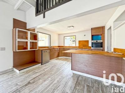 Maison - 200 m² - 6 pièces