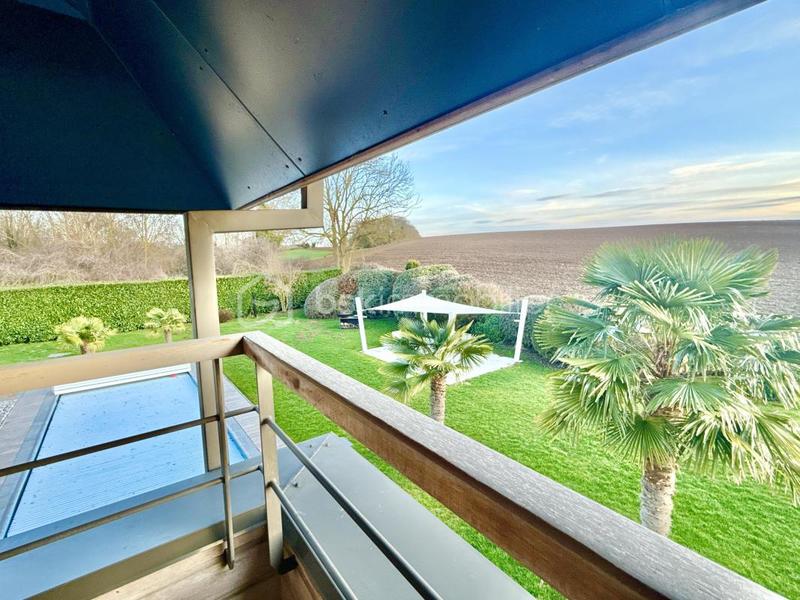 Villa - 365 m² - 9 pièces