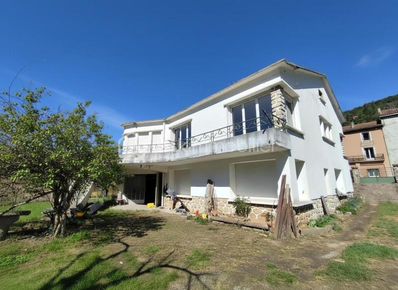 Maison traditionnelle - 200 m² - 10 pièces