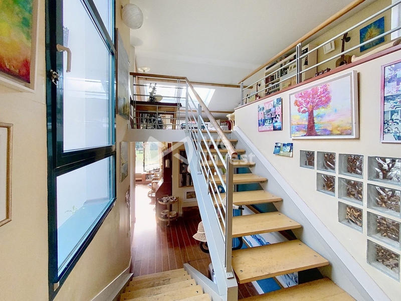 Maison - 247 m² - 11 pièces