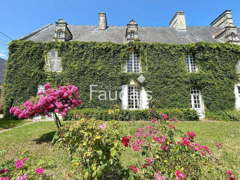 Propriété - 300 m² - 6 pièces