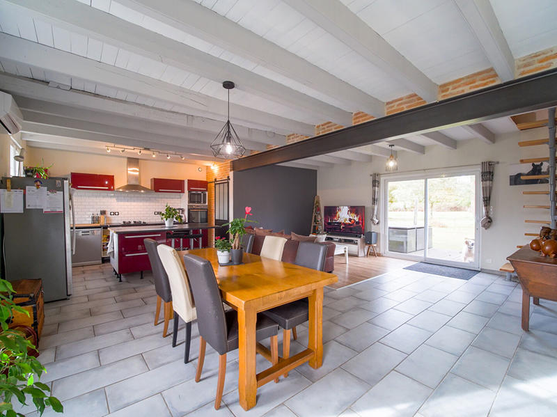 Maison - 140 m² - 5 pièces